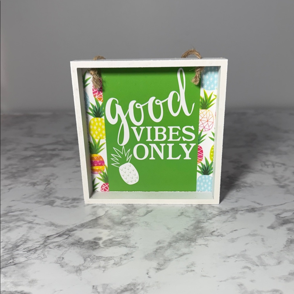 Wooden Inspirational Sign with the words โGood Vibes Onlyโ